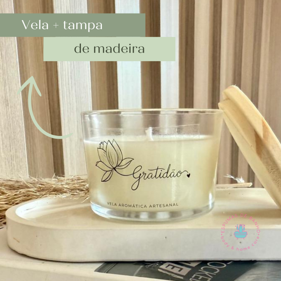 Vela Perfumada Artesanal Vegana com Frases – 100g com Tampa de Madeira | Presente Afetivo, Estilo & Bem-Estar para o Lar