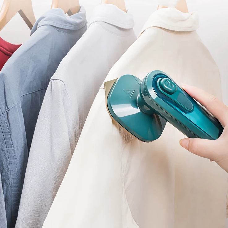 Ferro de Passar Roupas a Vapor Portátil Mini D9 – Compacto, Elétrico e Ideal para Viagens | Praticidade e Elegância em Qualquer Lugar